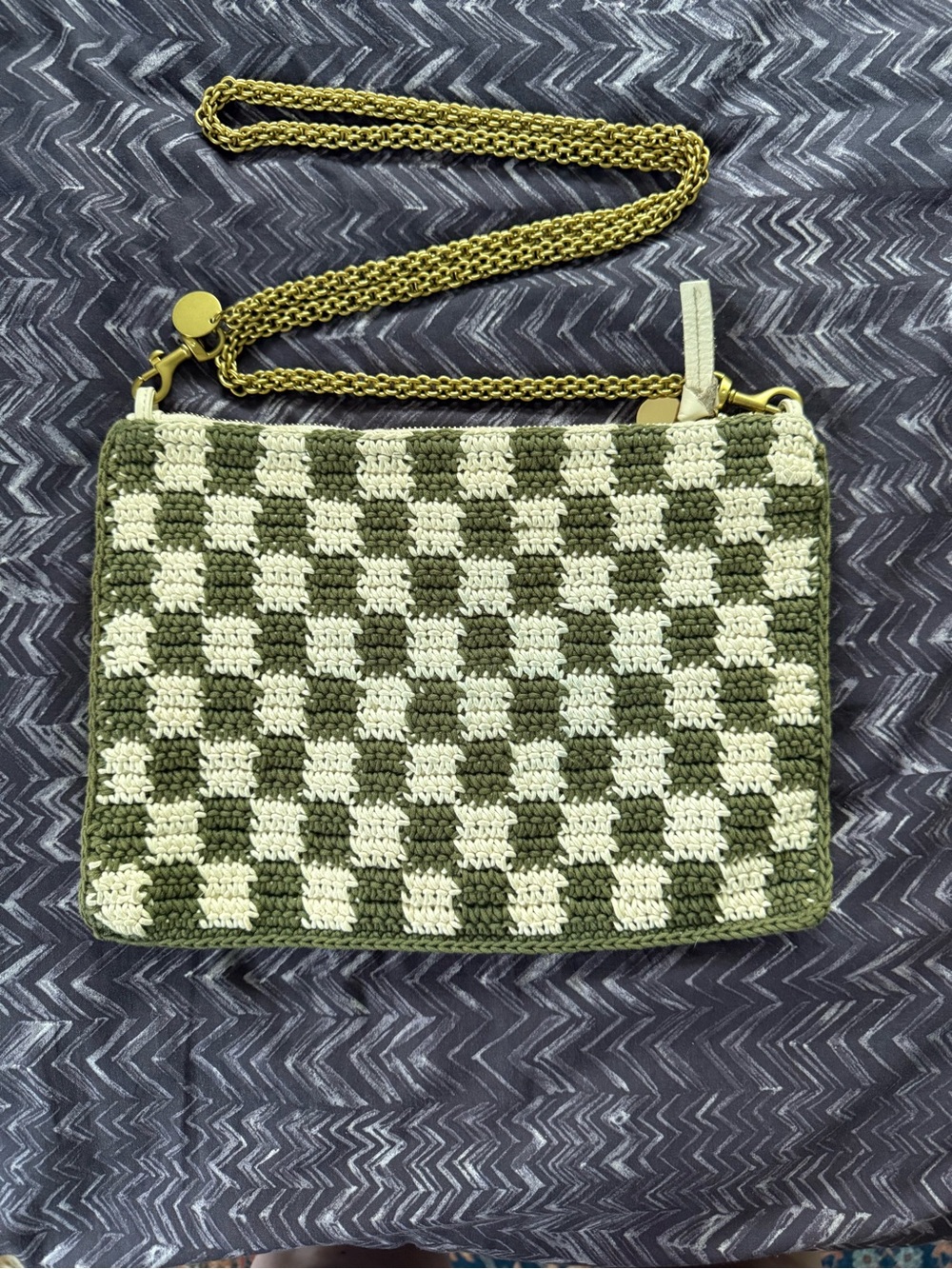 Clare V checkered flat clutch and strap - Picture 4 of 8
